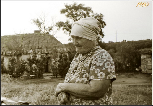   1990 .